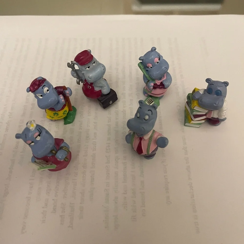 kinder charming hippo